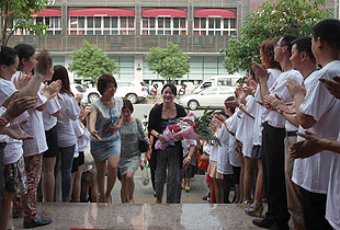 绿之韵集团董事常务副总裁劳嘉赴湖南常德市场考察指导
