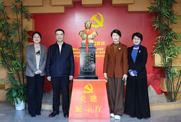 浏阳经开区党工委书记孟立祥一行莅临绿之韵集团调研